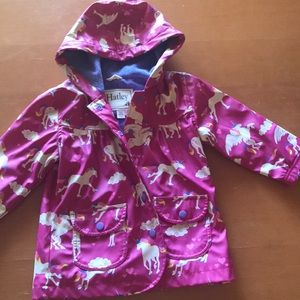 Hatley unicorn raincoat size 2 / car&jack suit 3t